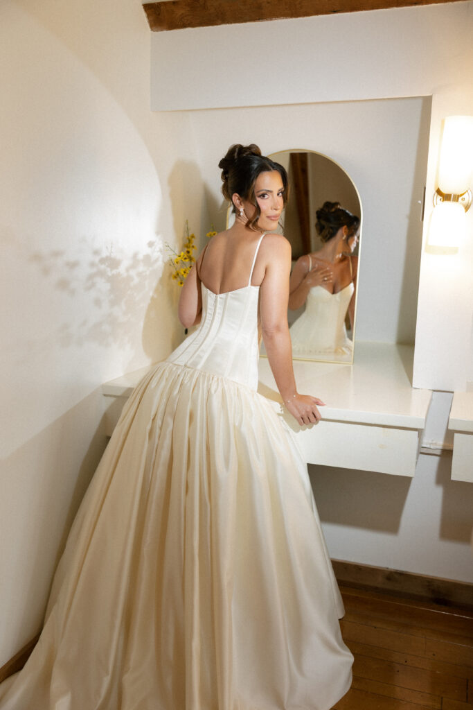 Bridal photos in the gorgeous suite at Uliana estate